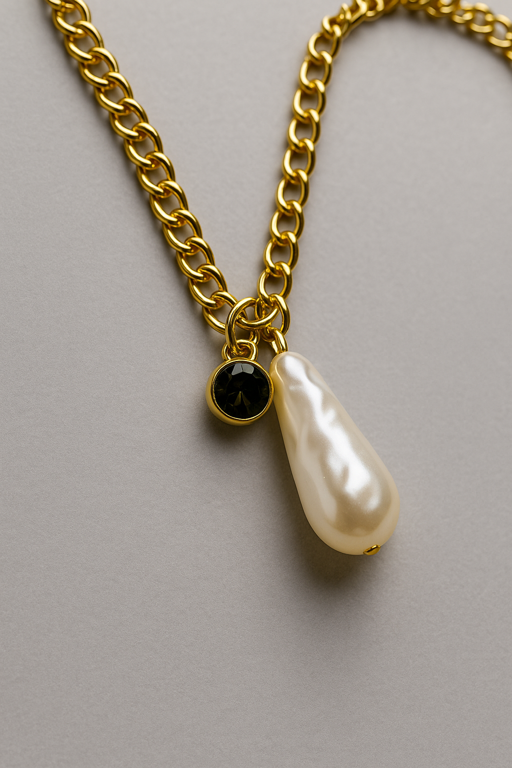Golden Muse- Golden Pearl & Onyx Necklace — Handmade Gold Chain Jewellery | LunaLumen